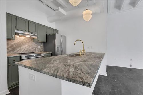 apt-204-32 Peachtree St Nw, Atlanta, GA, 30303-2330 | Card Image