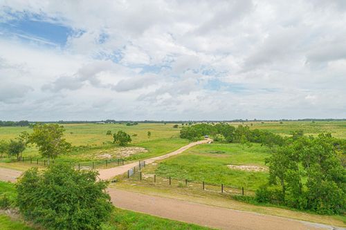 2 Bernardo Rd, Cat Spring, TX, 78933 | Card Image