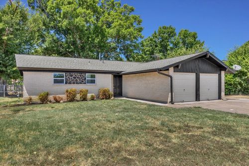 5205 Cloyce Ct, North Richland Hills, TX, 76180-6747 | Card Image