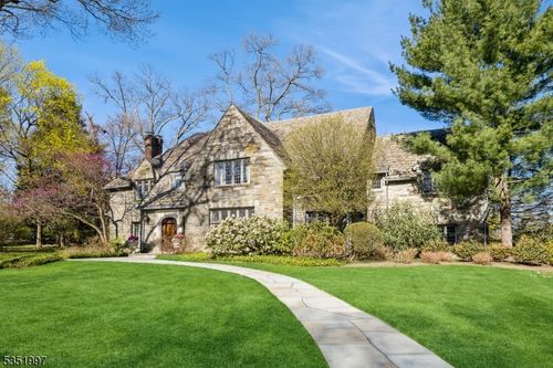 5 Beechtree Ln, Essex Fells, NJ, 07021-1206 | Card Image