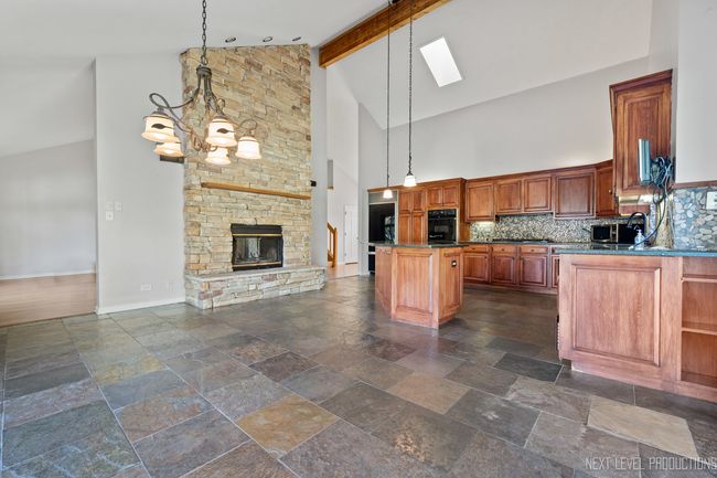 41W026 Bridle Creek Dr, House other with 4 bedrooms, 4 bathrooms and 5 parking in St. Charles IL | Image 10