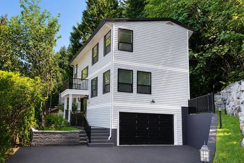 5530 Greenleaf Rd, West Vancouver, BC, V7W1N6 | Card Image