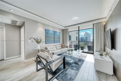 1411 - 999 Sw 1st Ave, Condo with 2 bedrooms, 2 bathrooms and null parking in Miami FL | Image 2