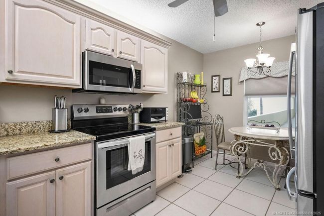 APT-115 - 1600 Se Saint Lucie Blvd, Condo with 2 bedrooms, 2 bathrooms and null parking in Stuart FL | Image 4