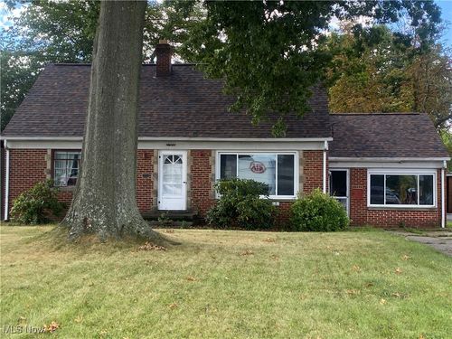 27955 Lorain Rd, North Olmsted, OH, 44070-4025 | Card Image