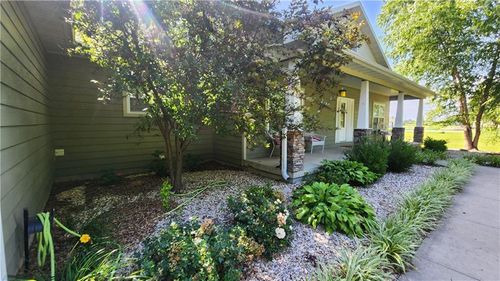 215 Countryview Dr, Pittsburg, KS, 66762-3590 | Card Image