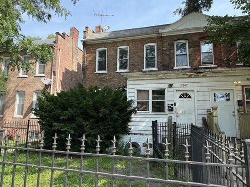 10547 S Corliss Ave, Chicago, IL, 60628-3042 | Card Image