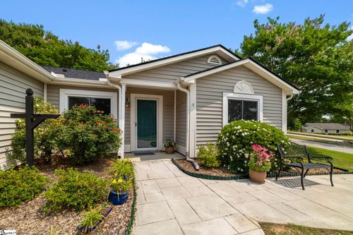 2 Hillview Dr, Greenville, SC, 29615-5306 | Card Image