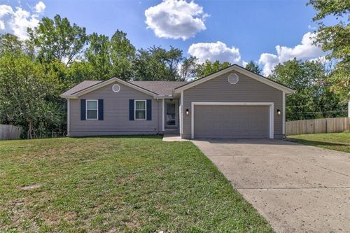 3002 Younger Drive, Harrisonville, MO, 64701 | Card Image