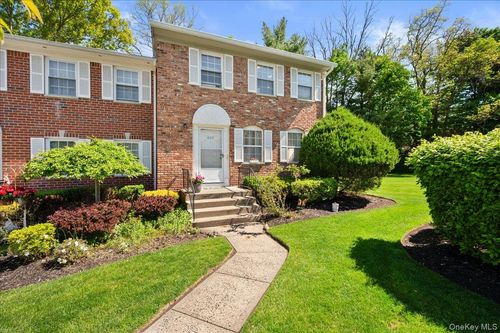 459 Hopi Ct, Suffern, NY, 10901-4126 | Card Image