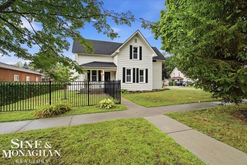 1015 Cass St, Saint Clair, MI, 48079-4945 | Card Image