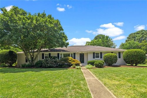 1525 Stephens Rd, Virginia Beach, VA, 23454-1539 | Card Image