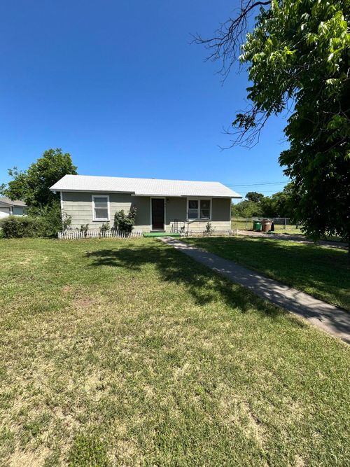 40 W 30th St, San Angelo, TX, 76903-2358 | Card Image