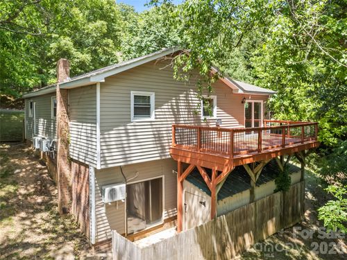 157 Highland Ter, Clyde, NC, 28721-7618 | Card Image