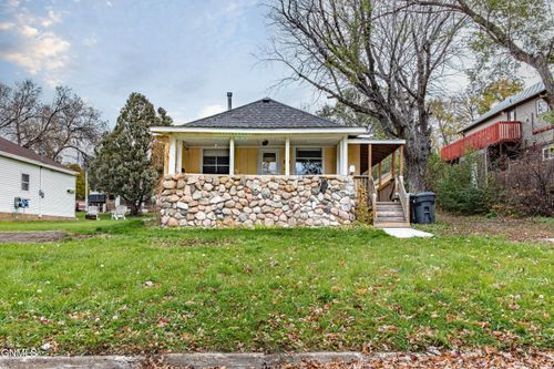 708 5th Ave Nw, Mandan, ND, 58554-2817 | Card Image