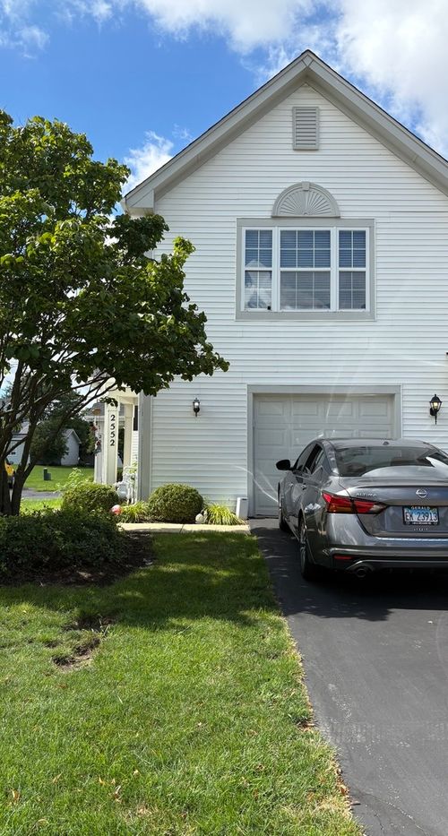 2552 Dickens Dr, Aurora, IL, 60503-5761 | Card Image