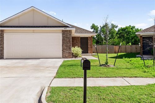 1013 Ichabod Cir, Chickasha, OK, 73018-5009 | Card Image
