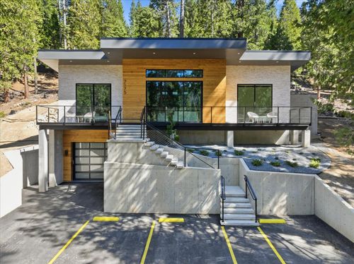 7175 Yosemite Park Way, Yosemite National Park, CA, 95389 | Card Image