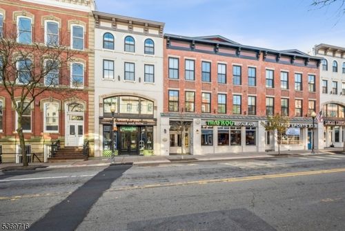 apt-303-16 Washington St, Morristown, NJ, 07960-3976 | Card Image