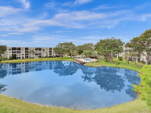 apt-301-9330 Lagoon Pl, Davie, FL, 33324-6742 | Card Image