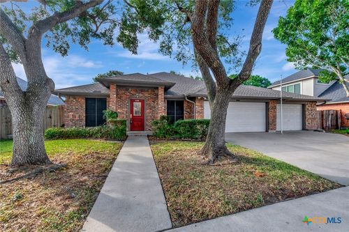 618 Brocton St, Victoria, TX, 77904-3055 | Card Image