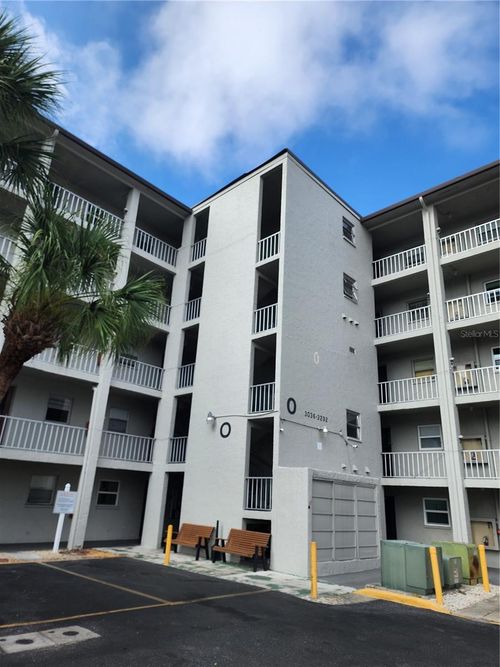 115-3064 Lake Bayshore Dr, BRADENTON, FL, 34205-5595 | Card Image