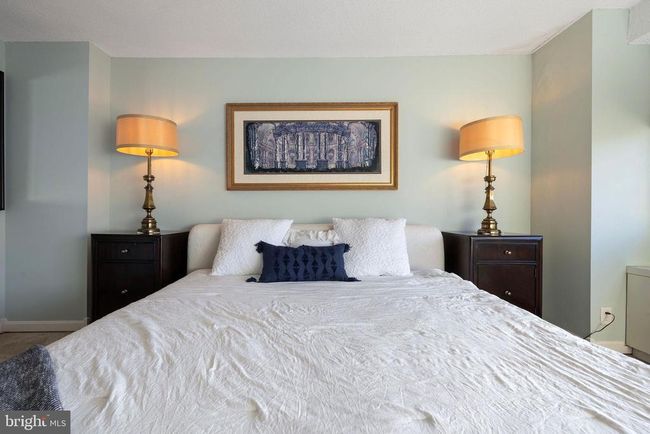 APT-1822N - 5500 Friendship Blvd, Condo with 2 bedrooms, 2 bathrooms and null parking in CHEVY CHASE MD | Image 37