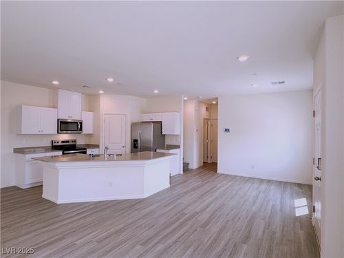 unit-3-7915 Pandora Sky St, North Las Vegas, NV, 89084-3034 | Card Image