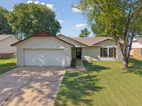 1112 W 20th St, Claremore, OK, 74017-2625 | Card Image