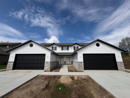 1334 Legion Cir, West Bend, WI, 53090-2027 | Card Image