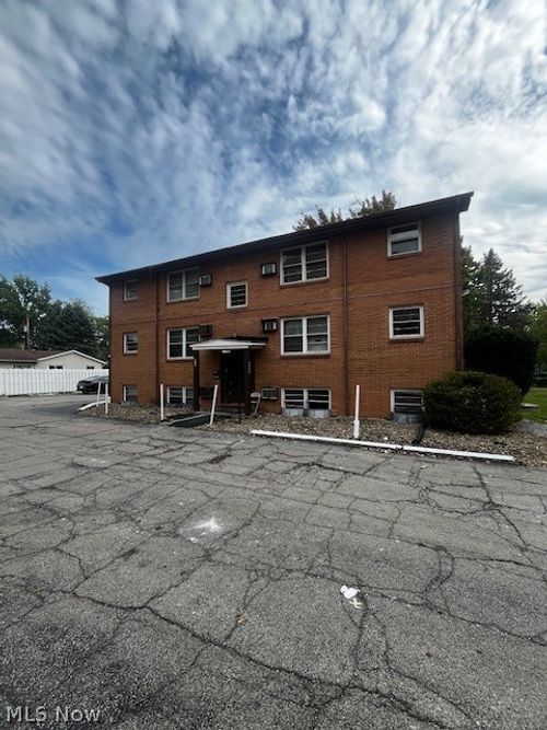 3-3053 Hadley Ave, Youngstown, OH, 44505-2059 | Card Image