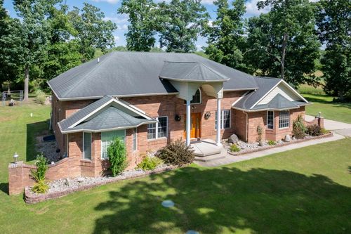 11605 Dunmaglas Dr, Bath, MI, 48808-9305 | Card Image