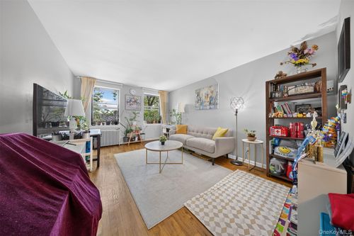 3e-215-43 48th Ave, Oakland Gardens, NY, 11364-1305 | Card Image