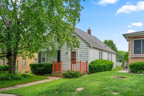 3749 S 14th Street, Milwaukee, WI, 53221 | Card Image