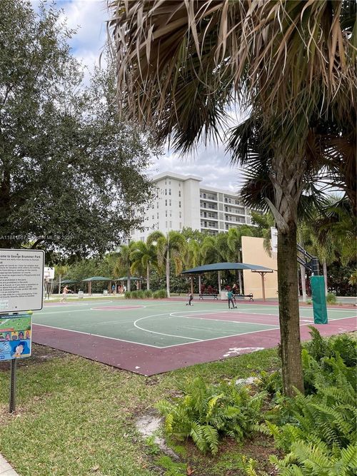 apt-203-555 Oaks Ln, Pompano Beach, FL, 33069-3723 | Card Image