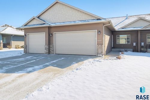 4204 S Banyan Ave Avenue, Sioux Falls, SD, 57110 | Card Image