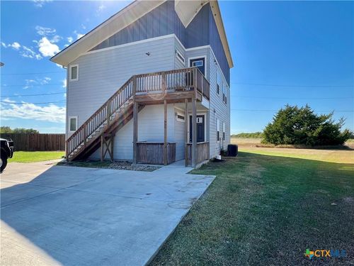 805 Hallie Cv, Lockhart, TX, 78644-2098 | Card Image