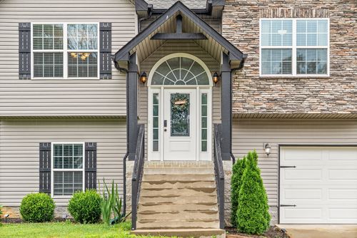 130 Sycamore Hill Dr, Clarksville, TN, 37042-1779 | Card Image