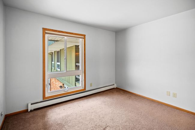 4050 W Rivers Edge Cir, Condo with 2 bedrooms, 1 bathrooms and null parking in Brown Deer WI | Image 35