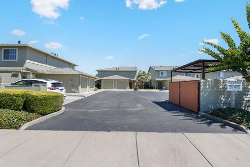 1411 Squire Ct, Hollister, CA, 95023 | Card Image