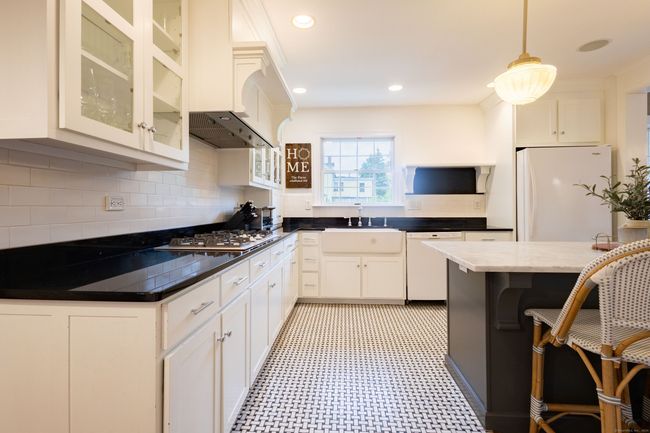336 Main St, House other with 5 bedrooms, 2 bathrooms and null parking in Wethersfield CT | Image 11
