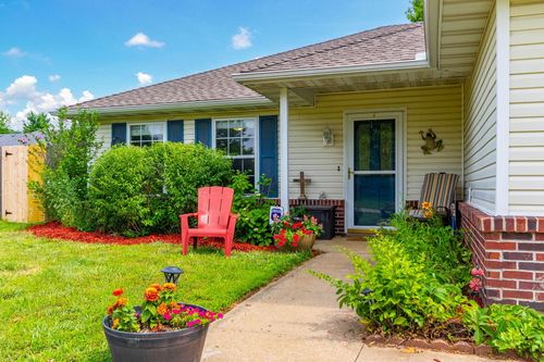 4879 N Montgomery Dr, COLUMBIA, MO, 65202-6782 | Card Image