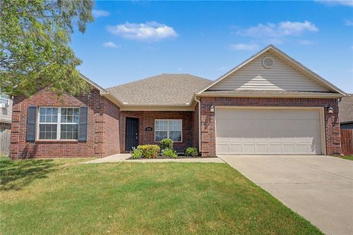 2703 Whispering Woods Ct, Lowell, AR, 72745-6004 | Card Image