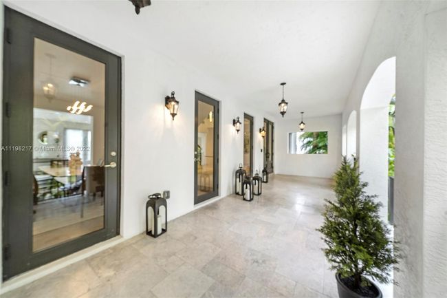 321 Costanera Rd, House other with 5 bedrooms, 7 bathrooms and null parking in Coral Gables FL | Image 4