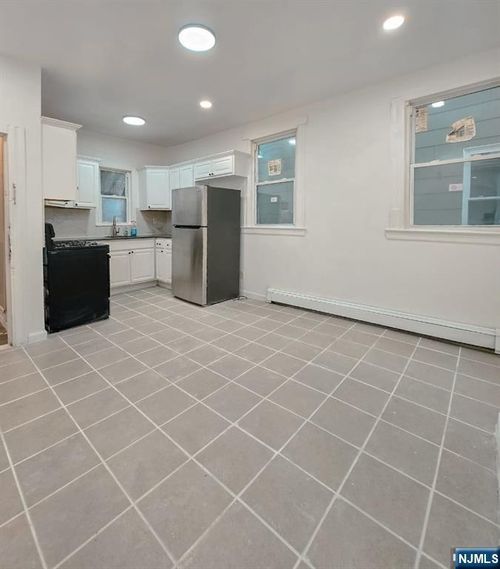 872 S 16th St, Newark, NJ, 07108-1297 | Card Image