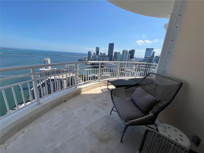 APT-4505 - 848 Brickell Key Dr, Condo with 3 bedrooms, 4 bathrooms and null parking in Miami FL | Image 10