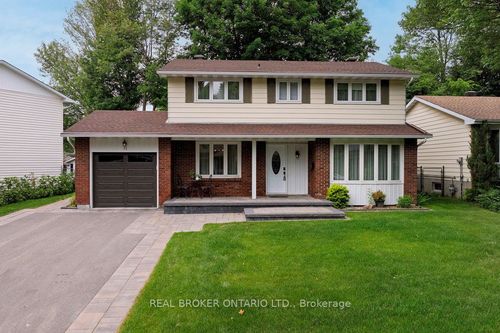 31 Oakhurst Cres, Gloucester, ON, K1B4A5 | Card Image