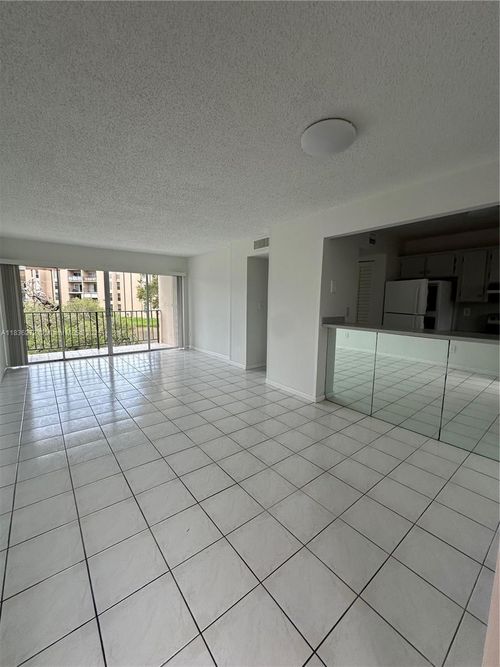 apt-208-8897 Fontainebleau Blvd, Miami, FL, 33172-4430 | Card Image