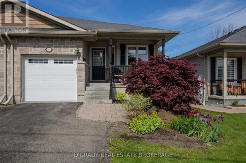 35A Centre St, Brockville, ON, K6V5S6 | Card Image