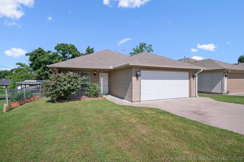 535 S Chickasaw Avenue, Claremore, OK, 74017 | Card Image